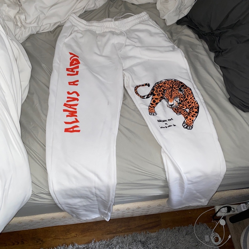 ALWAYS A LADY addison Rae collab sweats